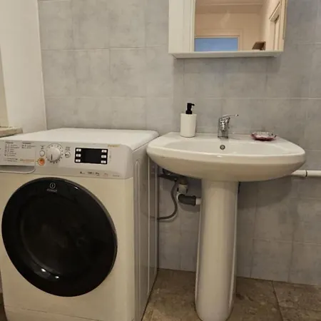 Garibaldi Apartment